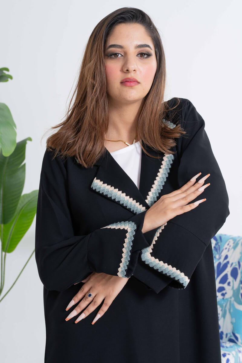 NY-39 - BLACK ABAYA WITH UNIQUE COLLAR AND STITCH HANDWORK (CUBA)