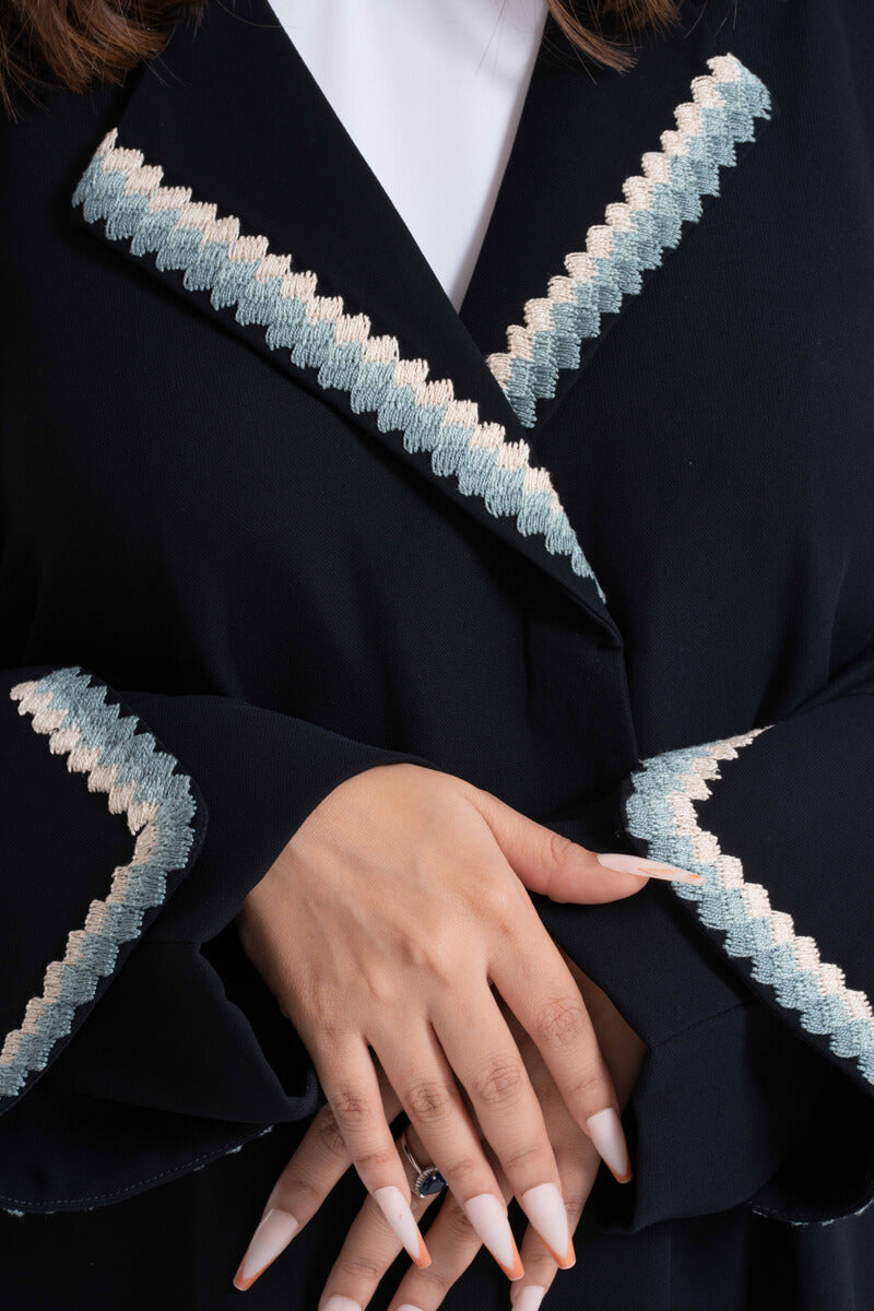NY-39 - BLACK ABAYA WITH UNIQUE COLLAR AND STITCH HANDWORK (CUBA)